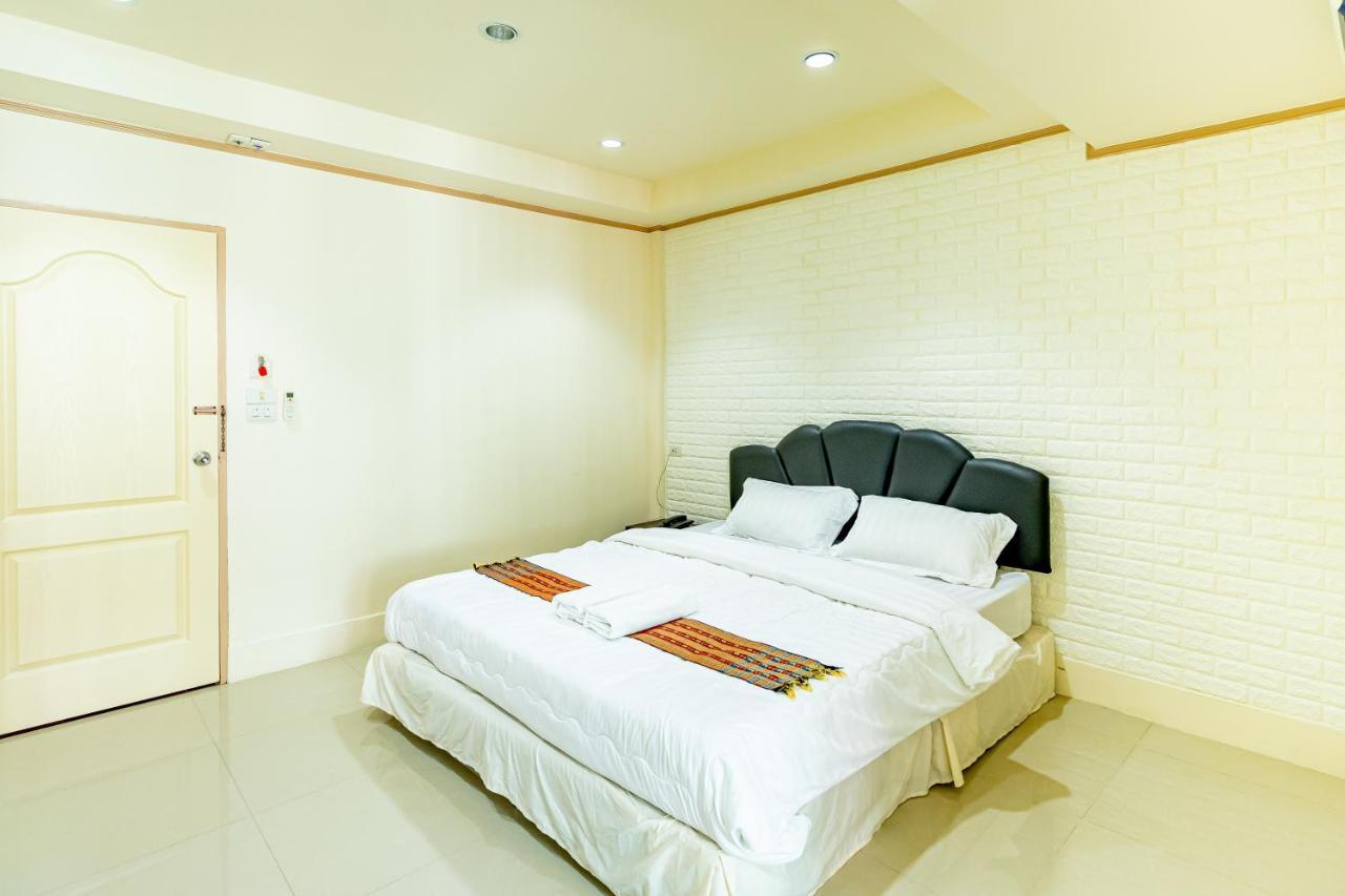 Ice Residence Hotel Bang Sao Thong Exterior photo
